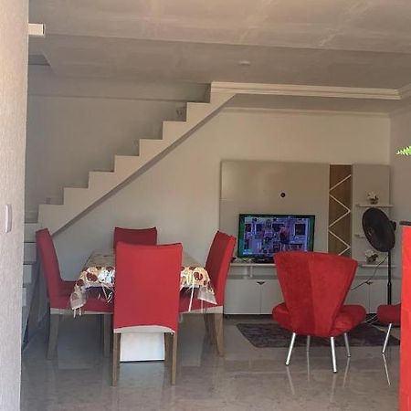 Apartamento Duplex Mobiliado Em Сан-Педру-да-Алдея Экстерьер фото